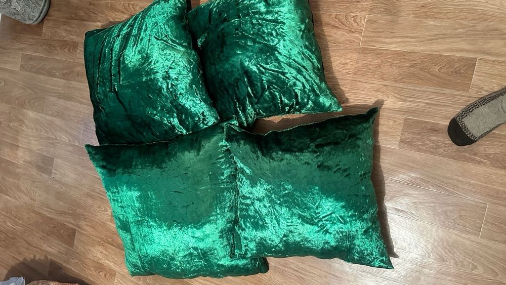 Көпшілік Сатылады, Жаңа тігілген