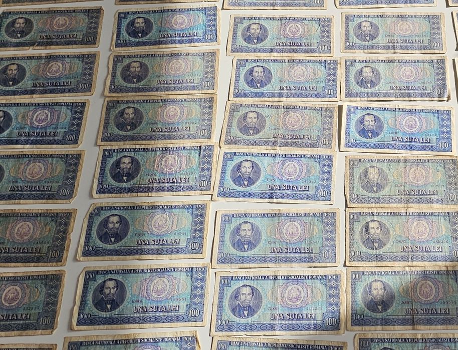 Vand bacnote  100 lei