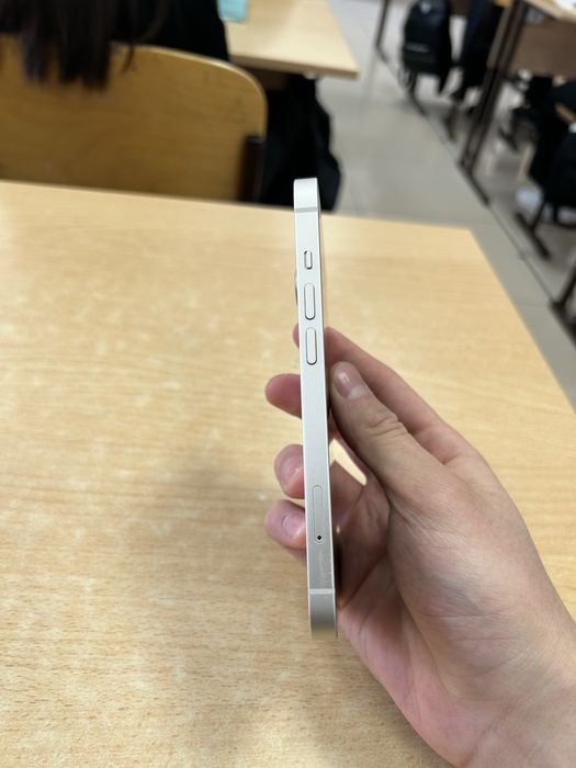 Продам IPhone 14 белый