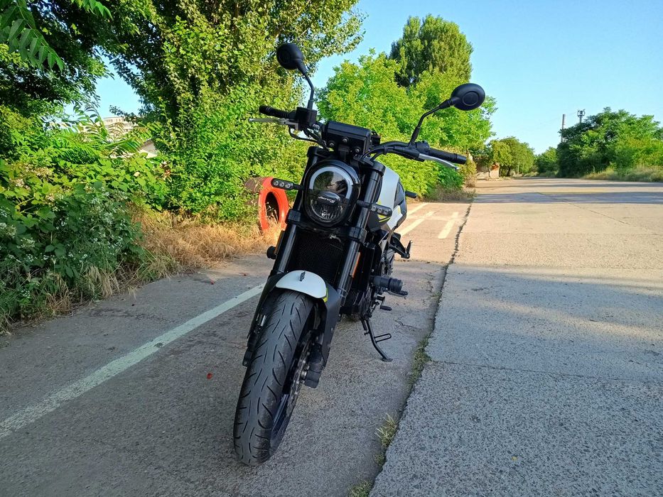 Benelli Leoncino 250