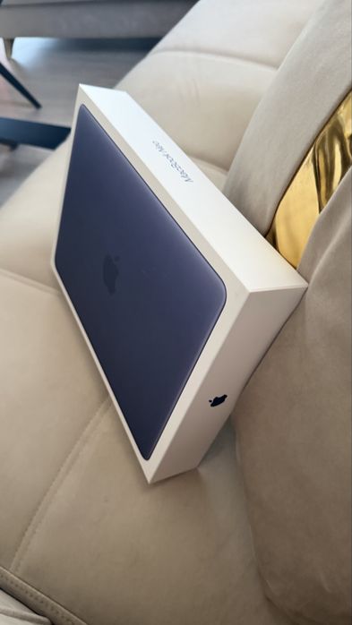 MacBook  Neo 256GB Чисто нов