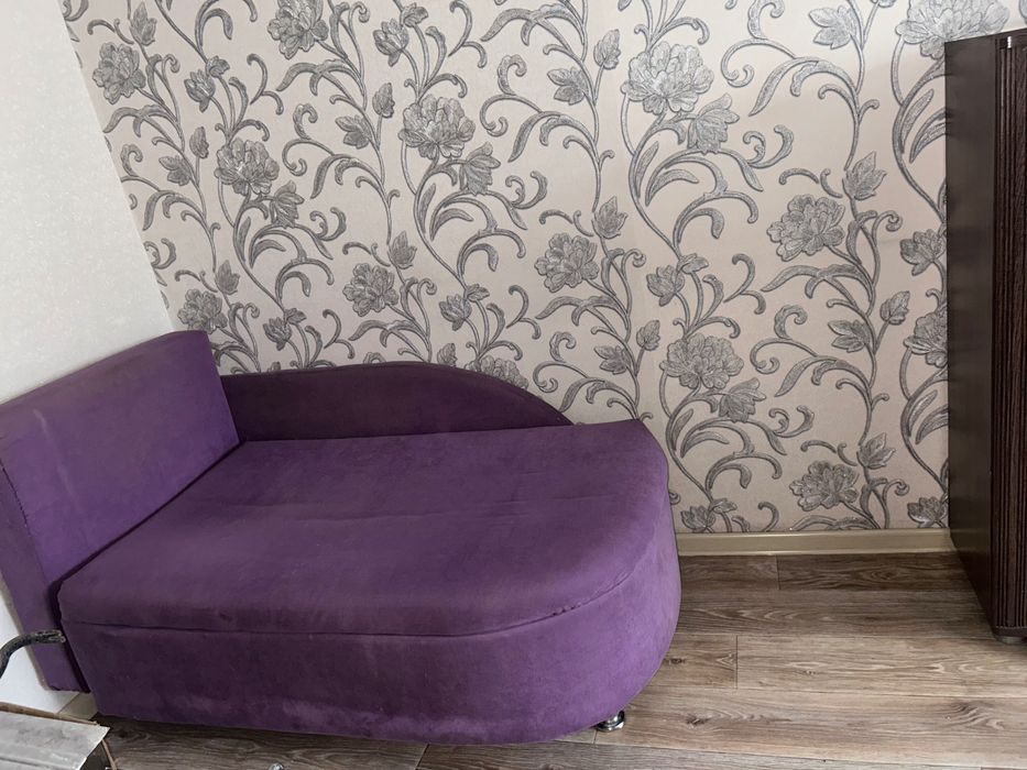 Небольшой раскладной диван