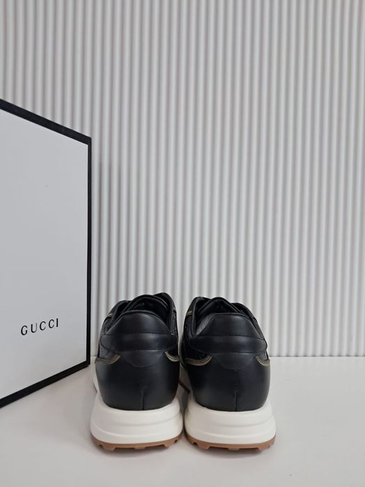 Продаются отличный обувь