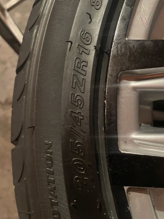 Титанка Покрышка