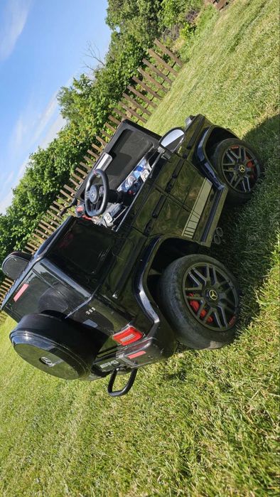 Акумулаторен джип Mercedes Benz G63 с меки гуми и кожена седалка
