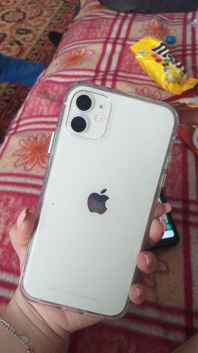 Продам Iphone 11