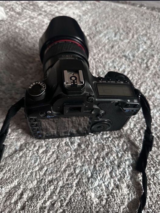 Фотоаппарат canon 5d