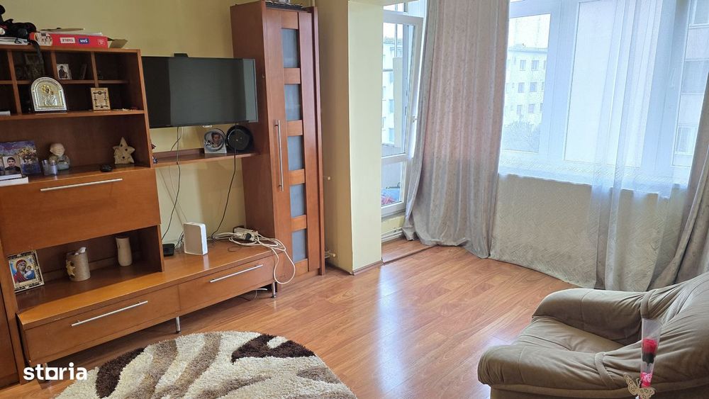 Vand apartament cu 4 camere, Deva, Crinilor, etaj 3, doua bai, balcon