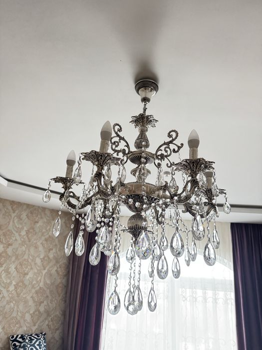 Продам люстру для зала