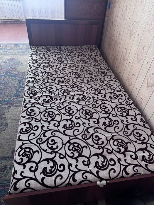 Продам кровать 1.5 . Есть 2 шт