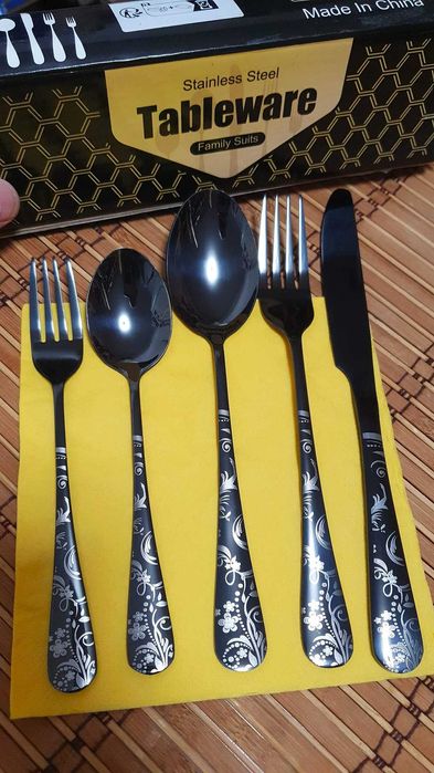 Set tacamuri Negru -Tacamuri Black flora- 4 persoane