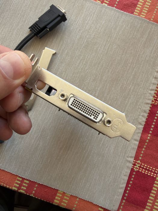 Nvidia Nvs300 + dms59 към 2 x Display Port