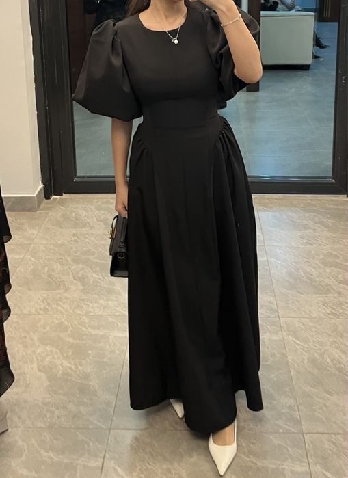 нежное черное платье