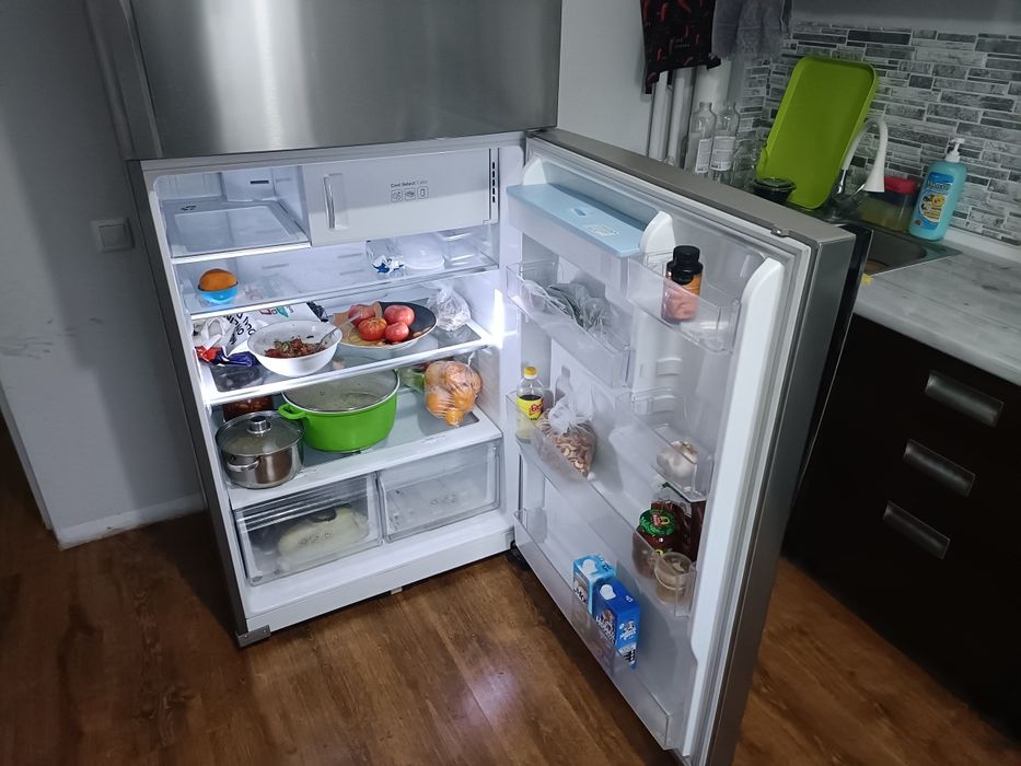 Продам холодильник большой