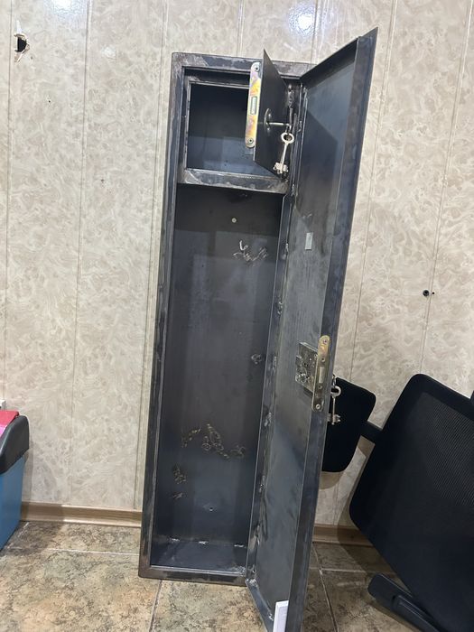 Продам сейф.