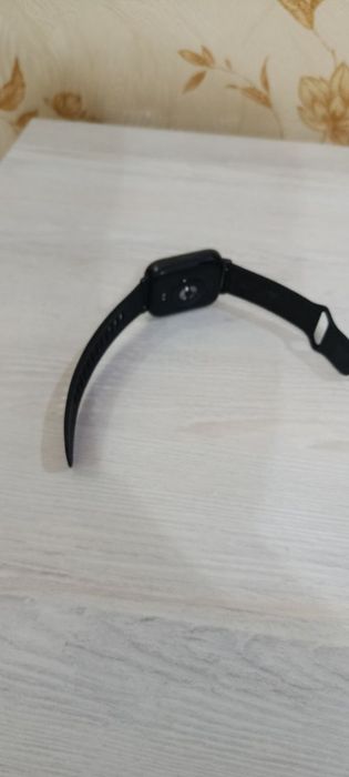 Часы от редми зарядка есть каропки нету