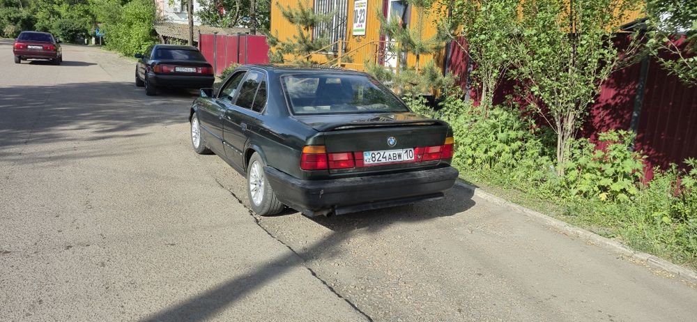 Продам машину BMW на ходу + донор