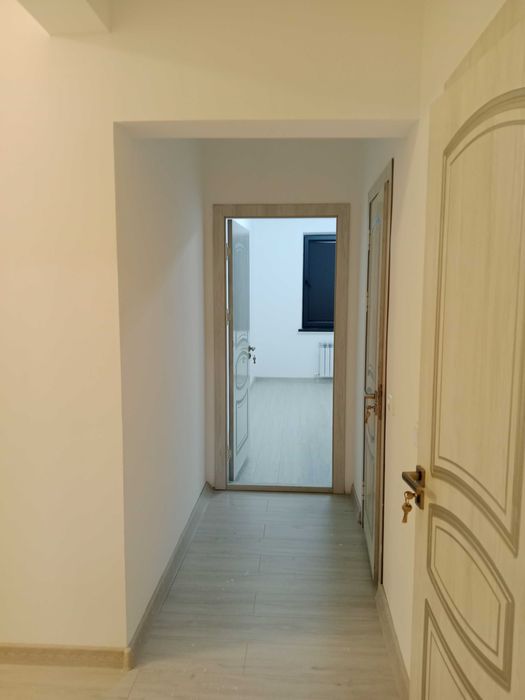 Новостройка квартира сотилади!