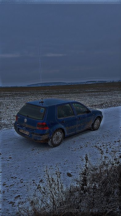 Vând golf 4 albastru