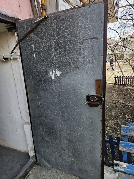 Дверь металлическая