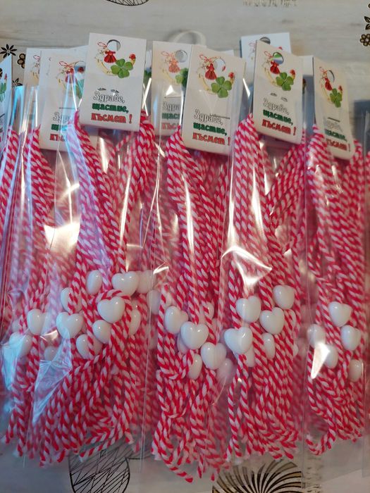 НАЙ-НИСКИТЕ ЦЕНИ!Мартеници снопчета по 10 бр.