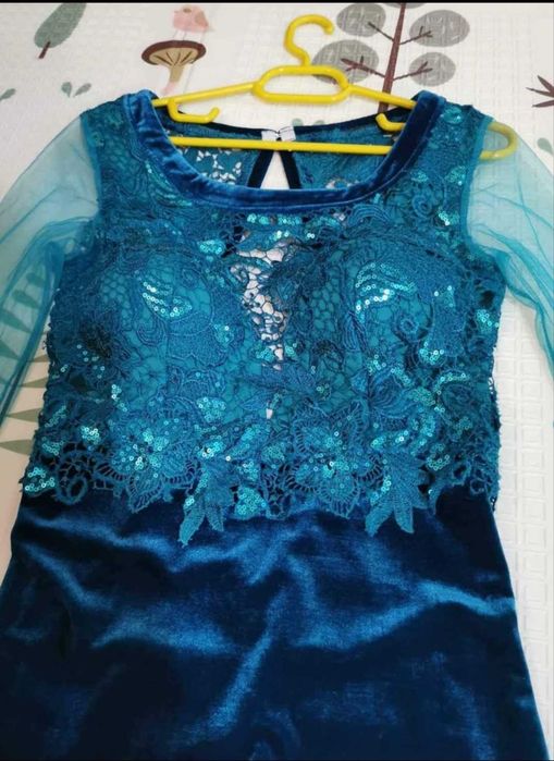 Vând rochie  Atmosphere Fashion trei sferturi