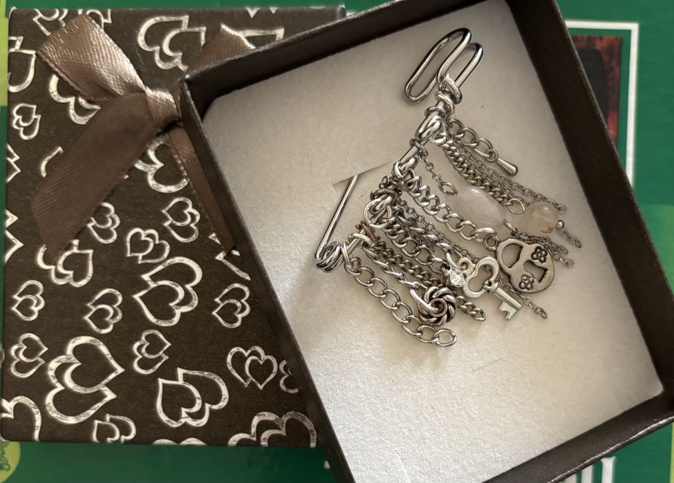 Продам брошь-булавку