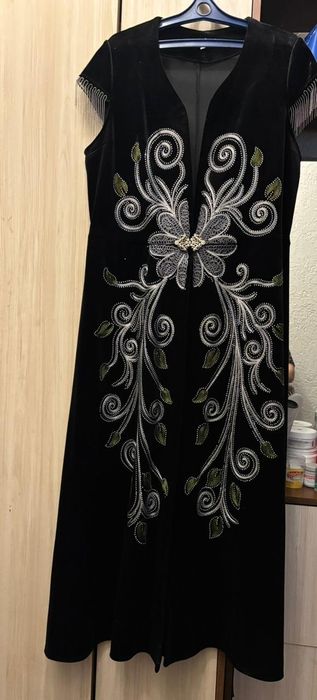 Красивый национальный камзол