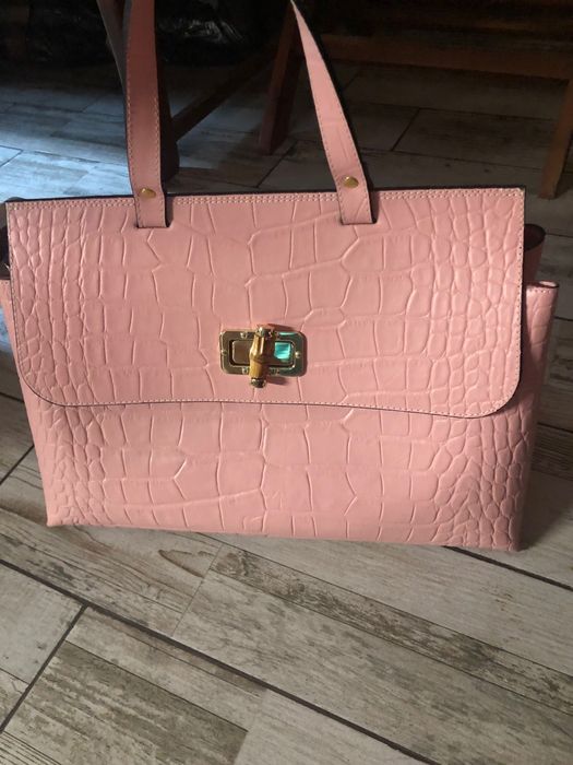 Елегантна чанта от естествена кожа