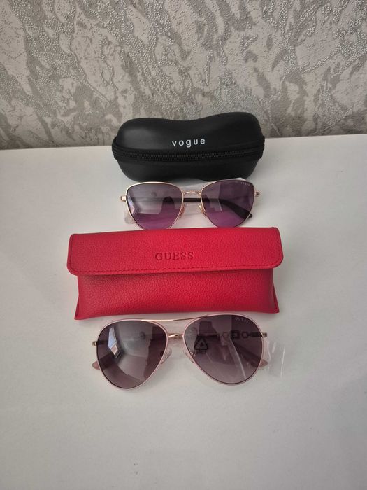 Продавам слънчеви очила