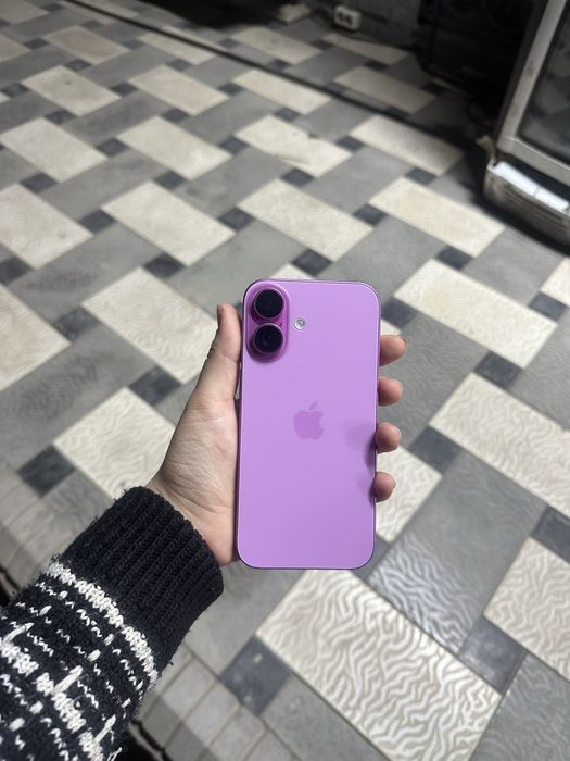 Apple iPhone 16, оригинал, отличное состояние