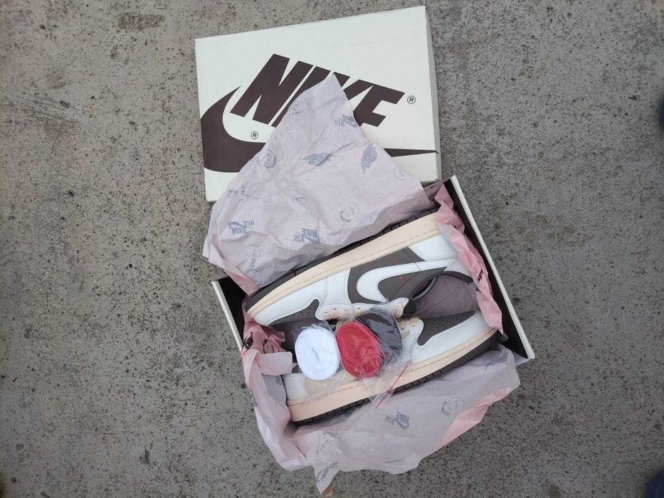 Air Jordan 1 Low Travis Scott Reverse Mocha – Size 44.5 – With Box