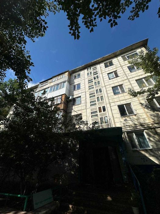 Продам 3-х комнатную квартиру в районе КЖБИ