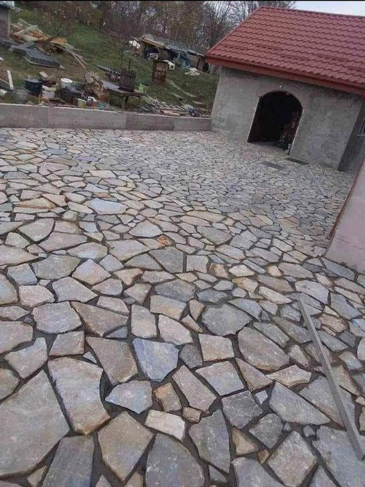 Piatra naturala de munte si montaj