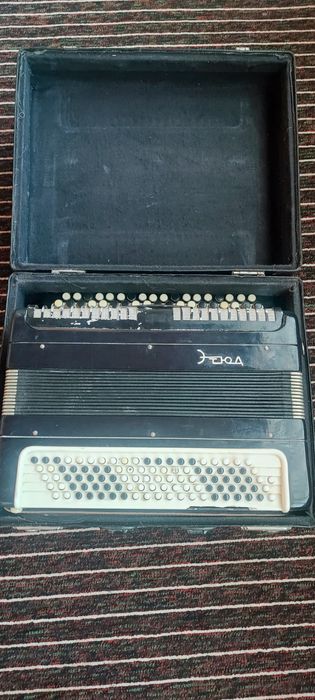 Продаётся Баян Этюд