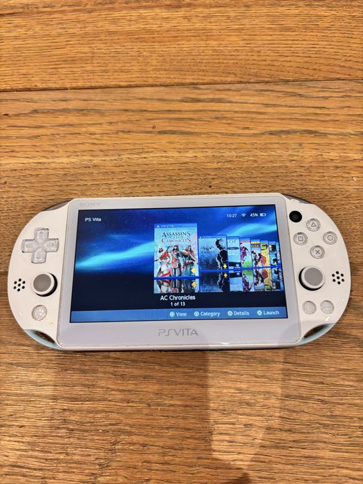 Ps Vita Sony 2000 , slim , modata , card 128GB, peste 8000 de jocuri incluse