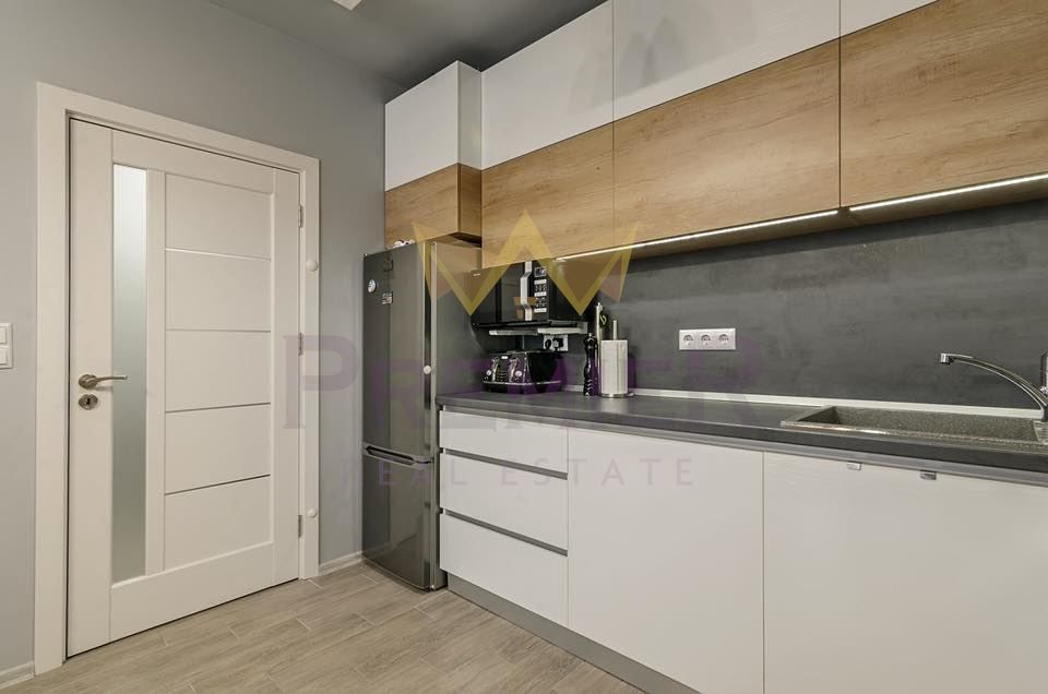 Дава се под наем Двустаен апартамент в Варна, Кайсиева градина - 65 кв.м за 484.5 € - Снимка #3