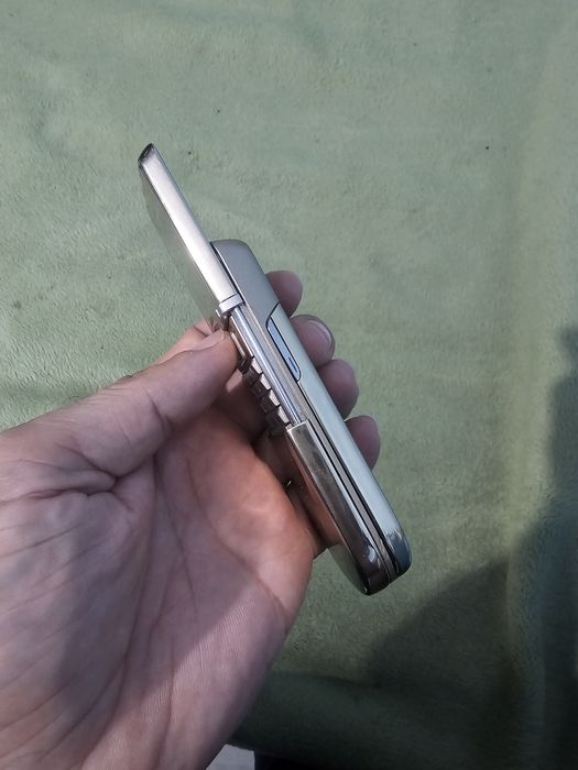 Vând Nokia 8800 Sirocco GOLD !
