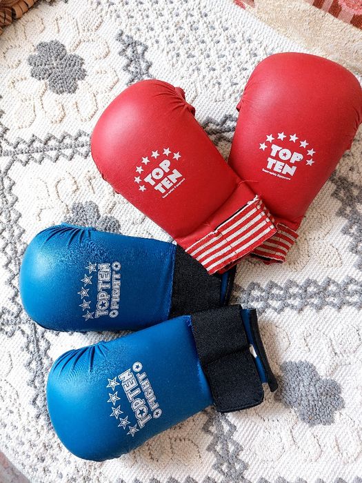 Продам перчатки для тхеквондо