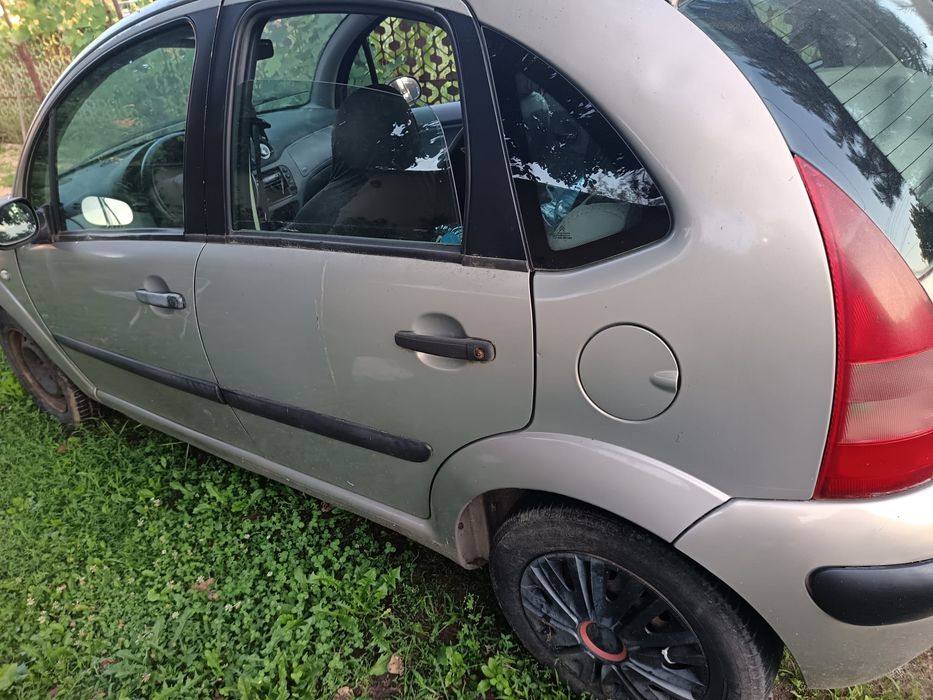 Vând mașină pentru tichet Rabla sau dezmembrări