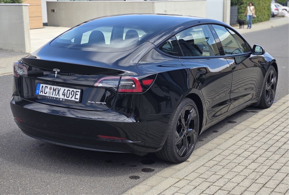 Tesla Model 3 Long Range Dual Motor AWD