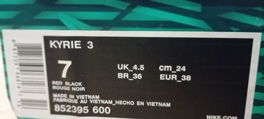 Продам баскетбольные кроссовки kyrie 3