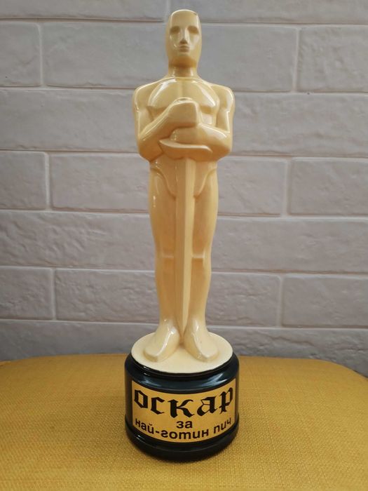 Статуетка Оскар с надпис за най-готин пич