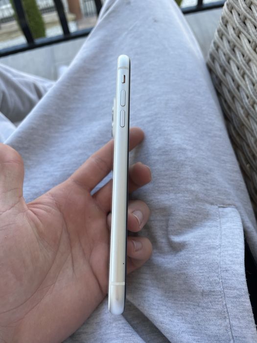 IPhone 11 White 64 Gb, fara zgarieturi+ husa cadou