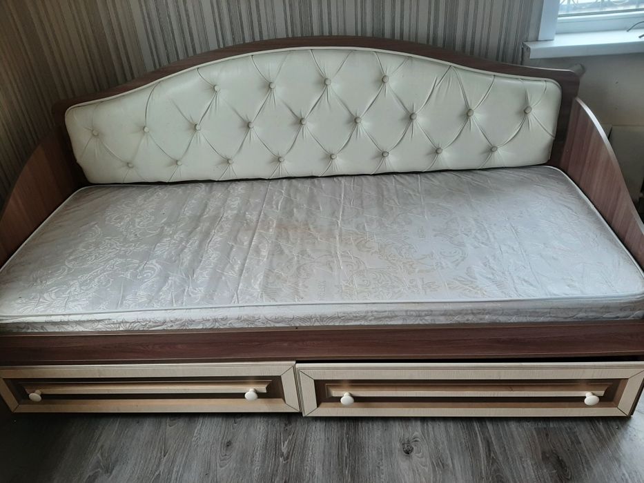 Продам диван с ортопедическим матрацом