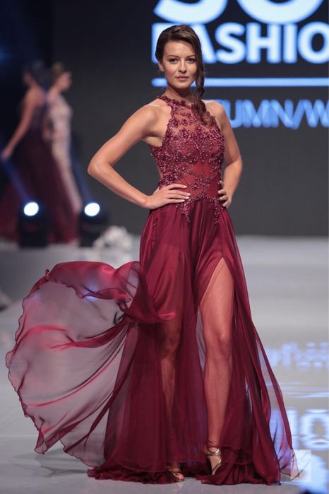 Бална рокля на дизайнерката Жана Жекова