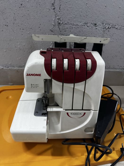 Janome оверловочная машина