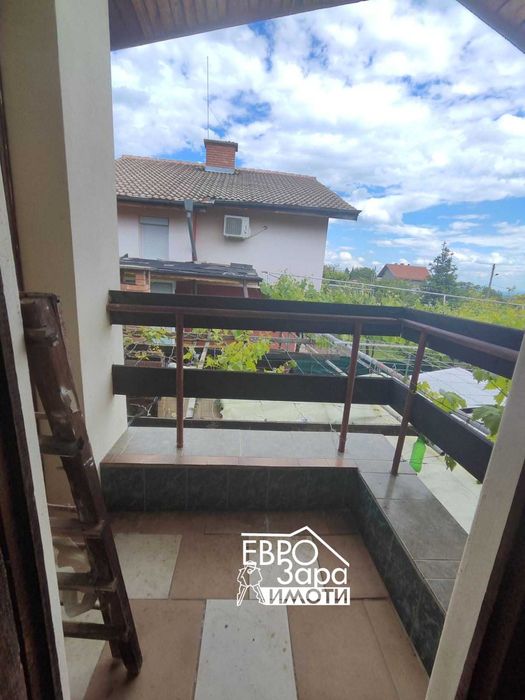 Масивна, обзаведена къща за продажба в с.Дълбоки