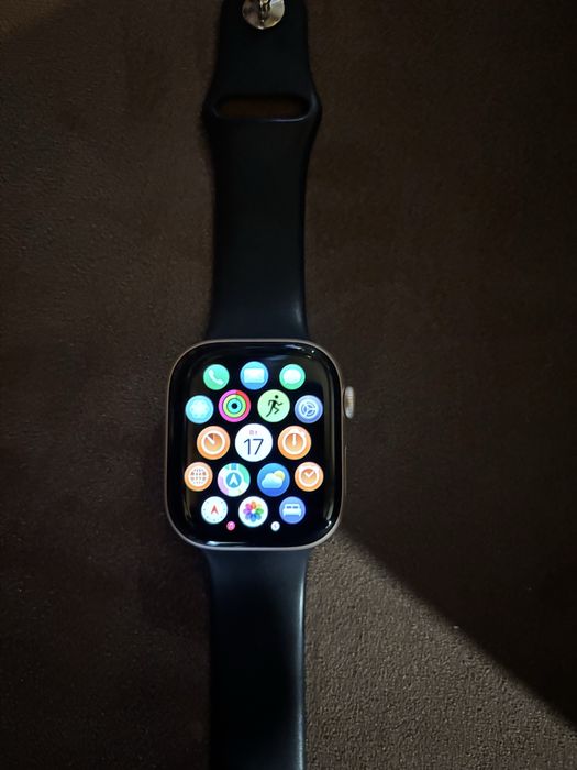 Продам часы Apple Watch 10