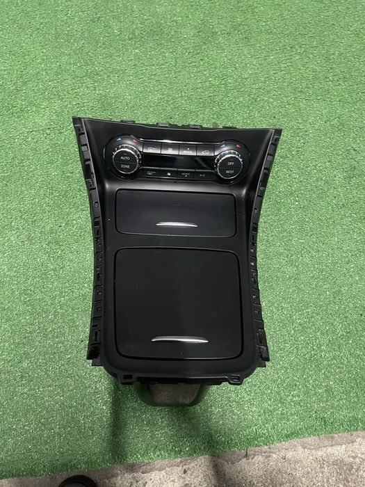 Consola centrala(scrumiera)climatronic mercedes A B CLA(W176,W246,C117
